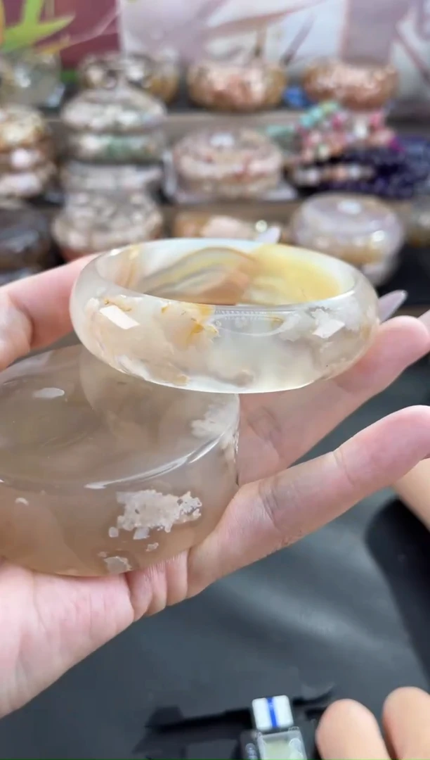 未镶嵌手镯石英质玉61