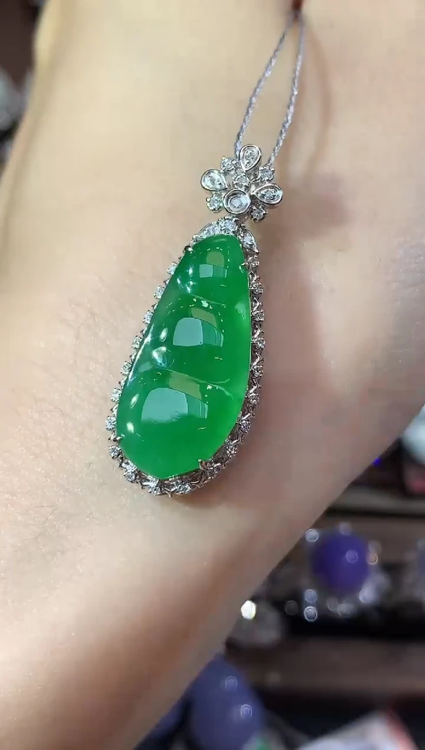 吊坠(不含链)18K金镶嵌翡翠C6