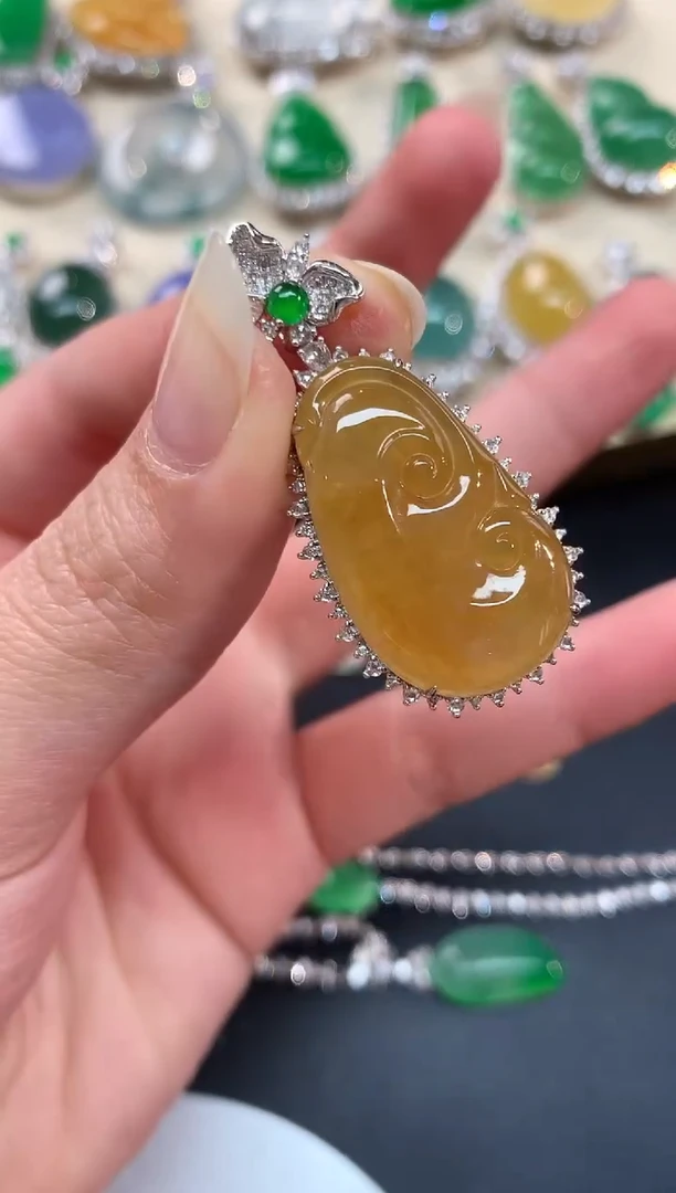 【闪购商品】翡翠吊坠(不含链)18K金镶嵌如意A24|13800