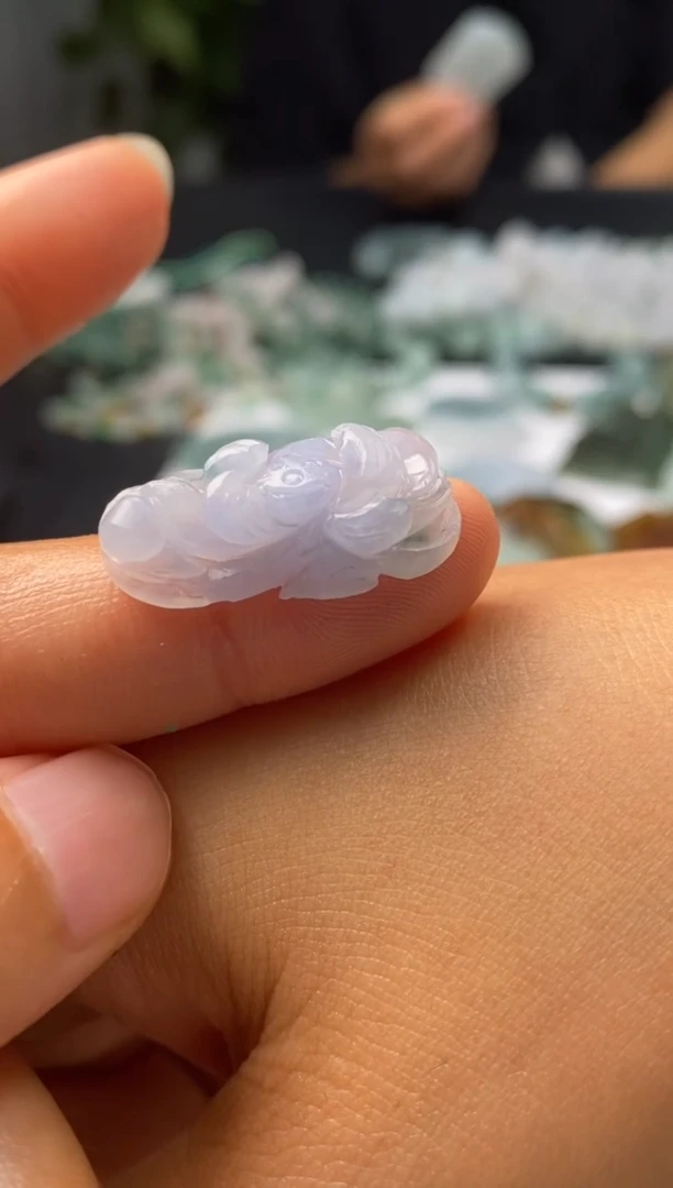 定制翡翠未镶嵌翡翠毛货多样性发其一