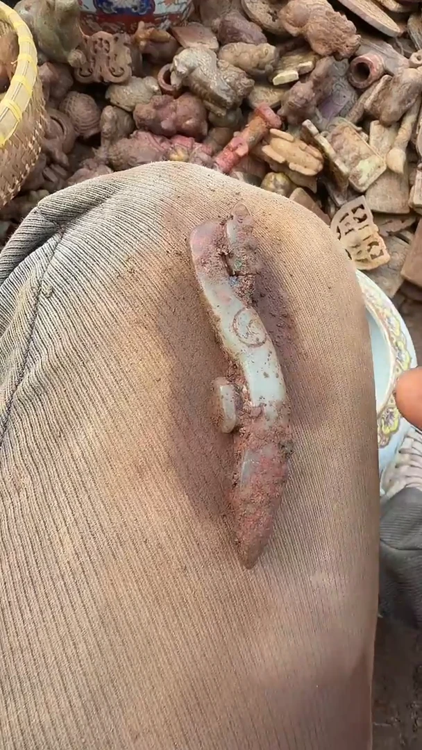 未镶嵌岫岩河磨玉（透闪石质玉）挂件昵*岫岩河磨玉