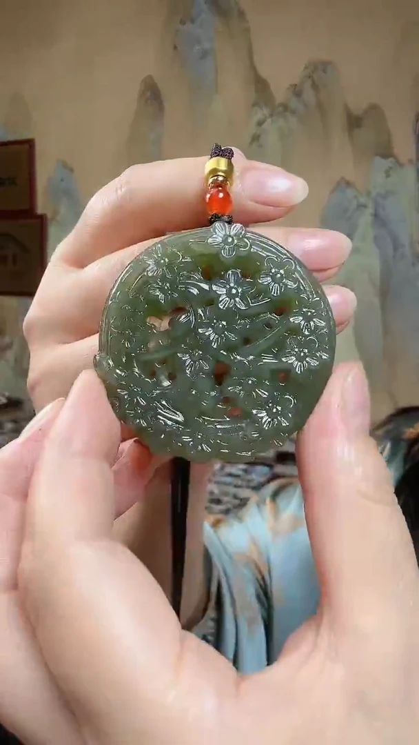 颈饰未镶嵌和田玉.