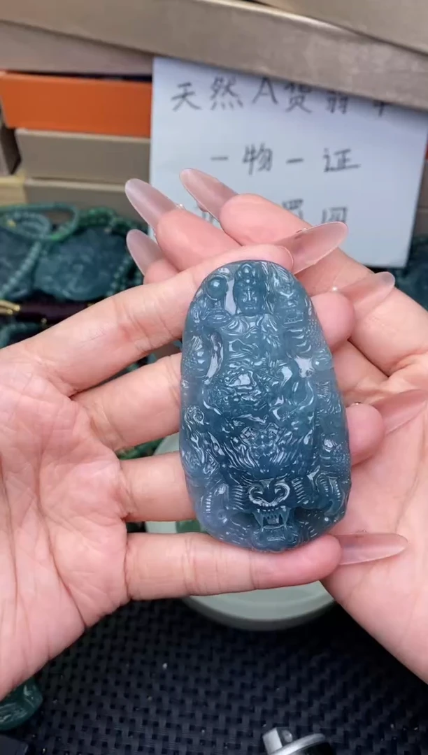 翡翠未镶嵌颈饰