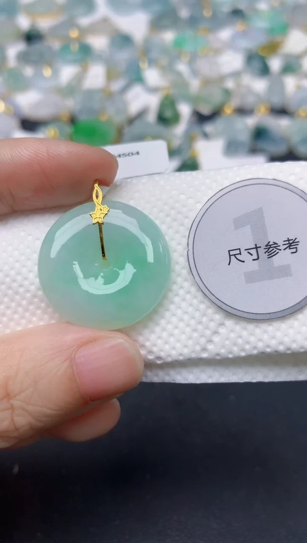 颈饰18K金镶嵌翡翠天然缅甸A货翡翠