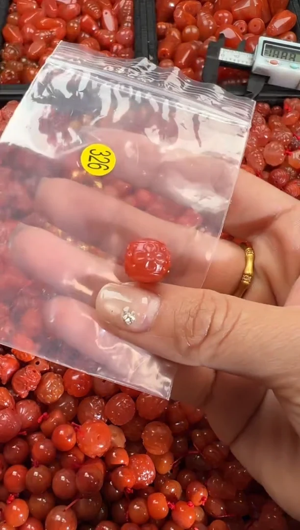 【闪购商品】南红玛瑙颈饰未镶嵌1