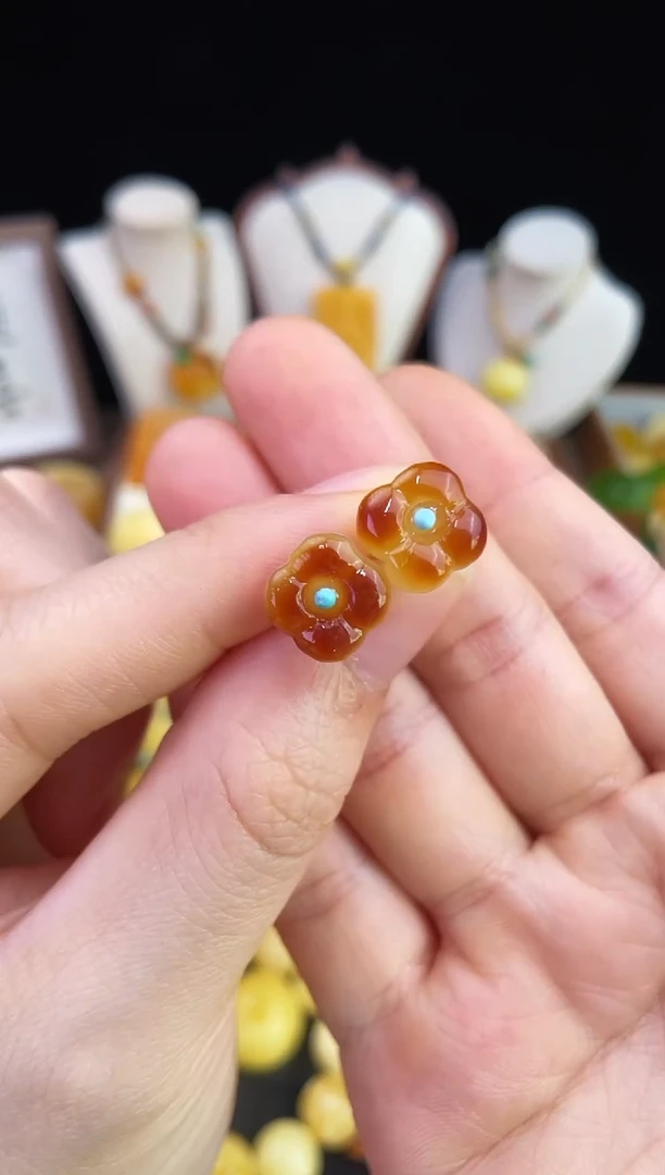 琥珀未镶嵌珠宝奇石多样性发其一