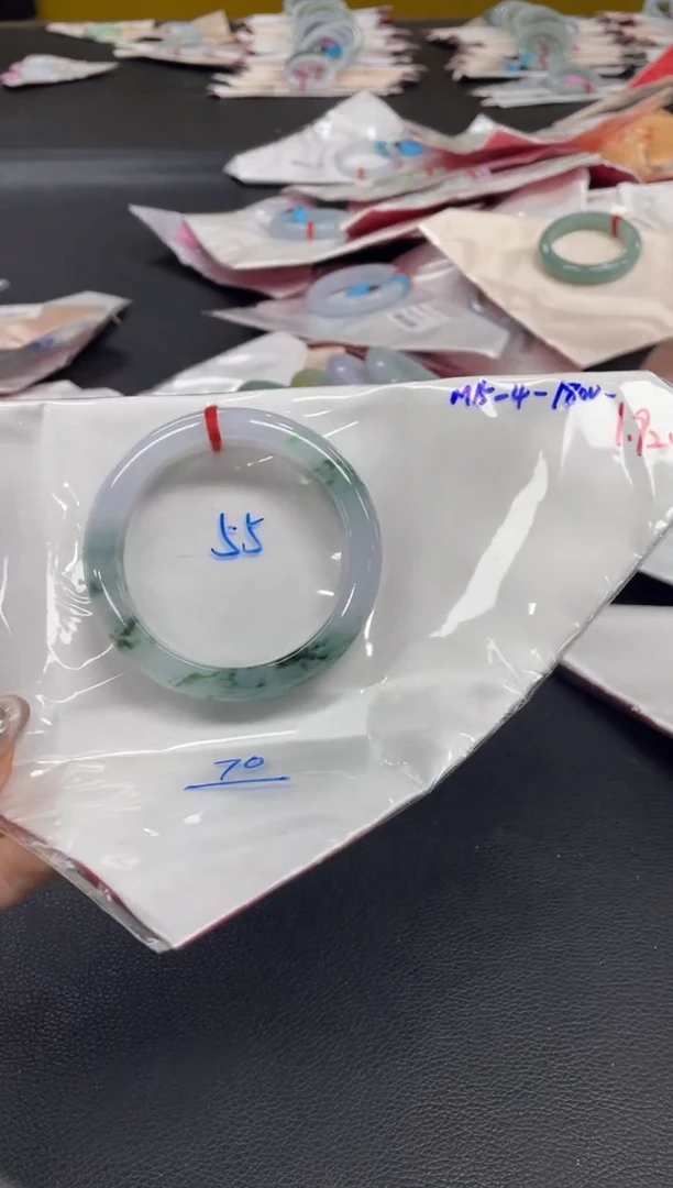 未镶嵌手镯翡翠翡翠手镯