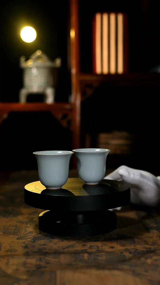 【闪购商品】杯复烧月白釉铃铛杯三只