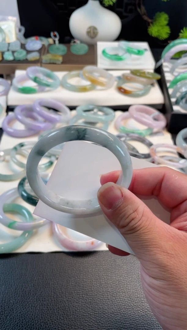 未镶嵌手镯翡翠35、有纹裂