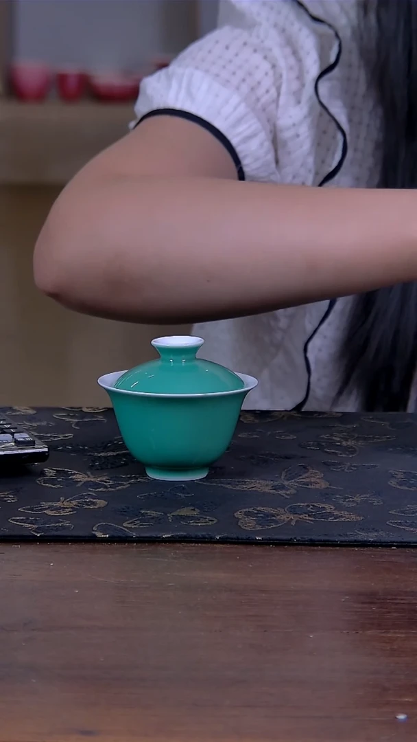 瓷片3725759425198293038