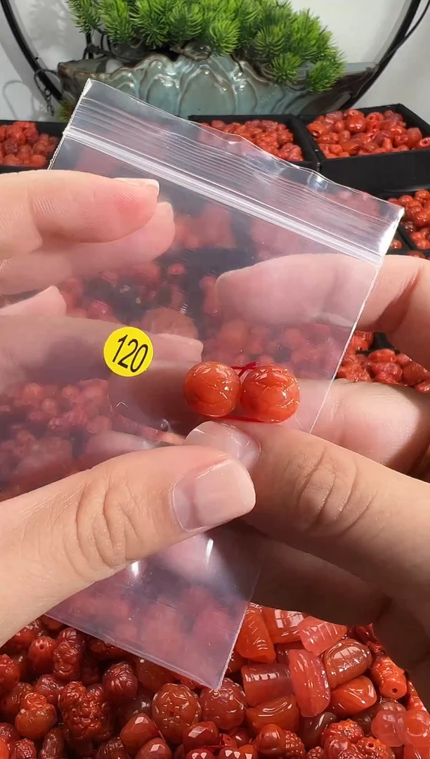 颈饰未镶嵌南红玛瑙1