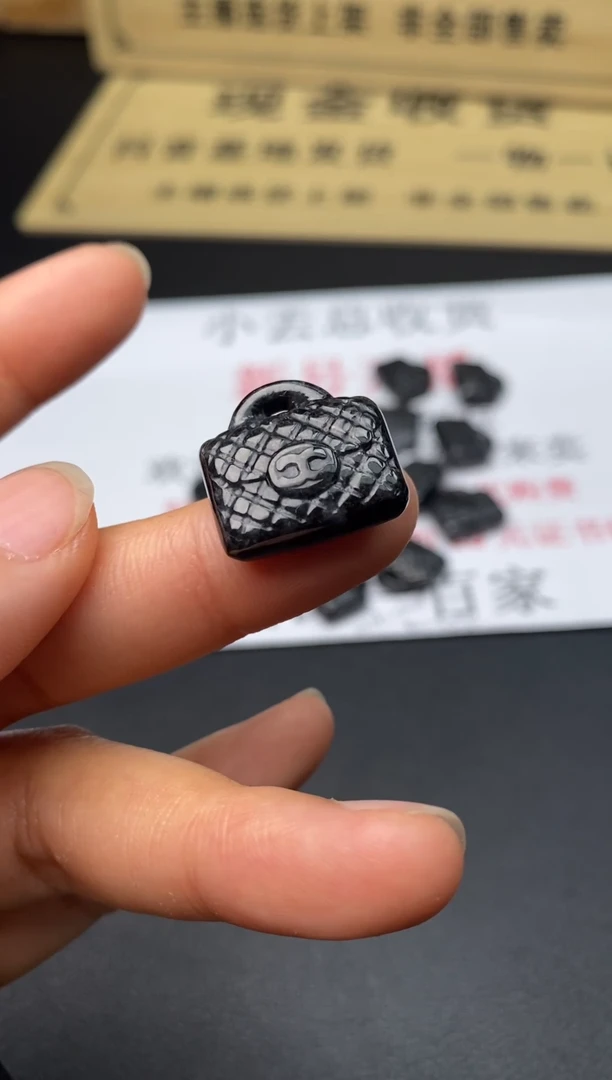 定制翡翠未镶嵌翡翠毛货~多样性发其一