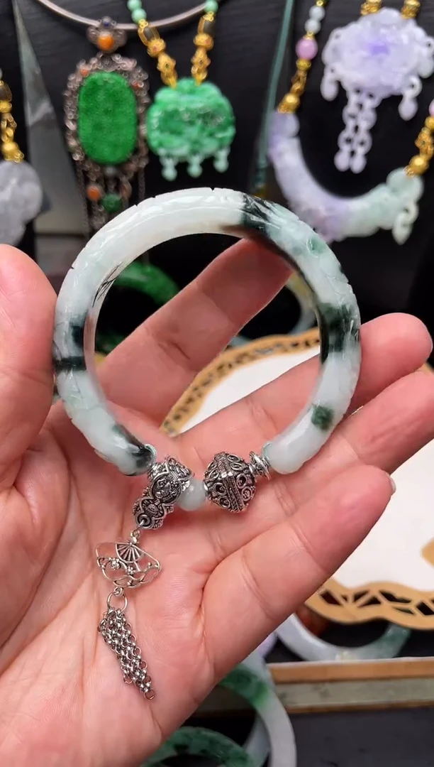 未镶嵌定制翡翠半镯5657