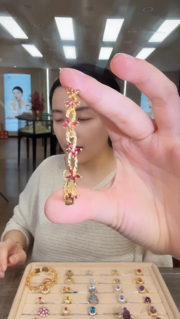 银S925镶嵌手镯红宝石18