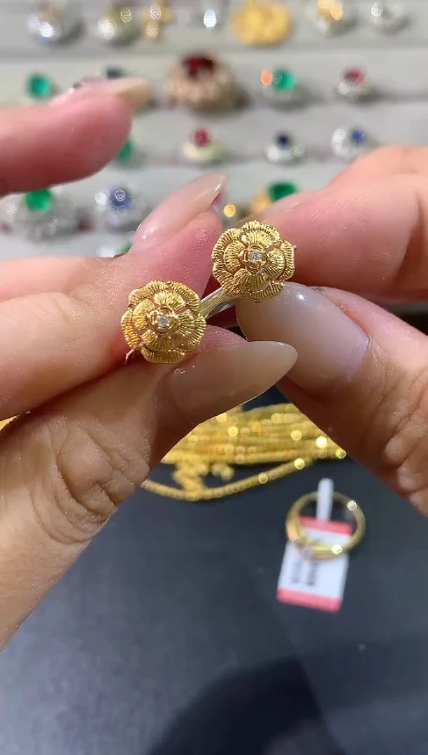 18K金镶嵌耳饰钻石W472|多样性发货一件1180