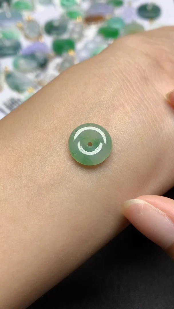 翡翠未镶嵌颈饰天然缅甸a货翡翠