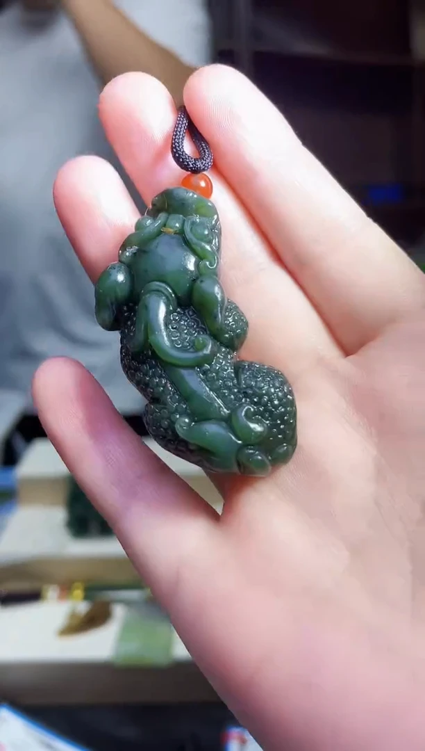 和田玉未镶嵌颈饰1