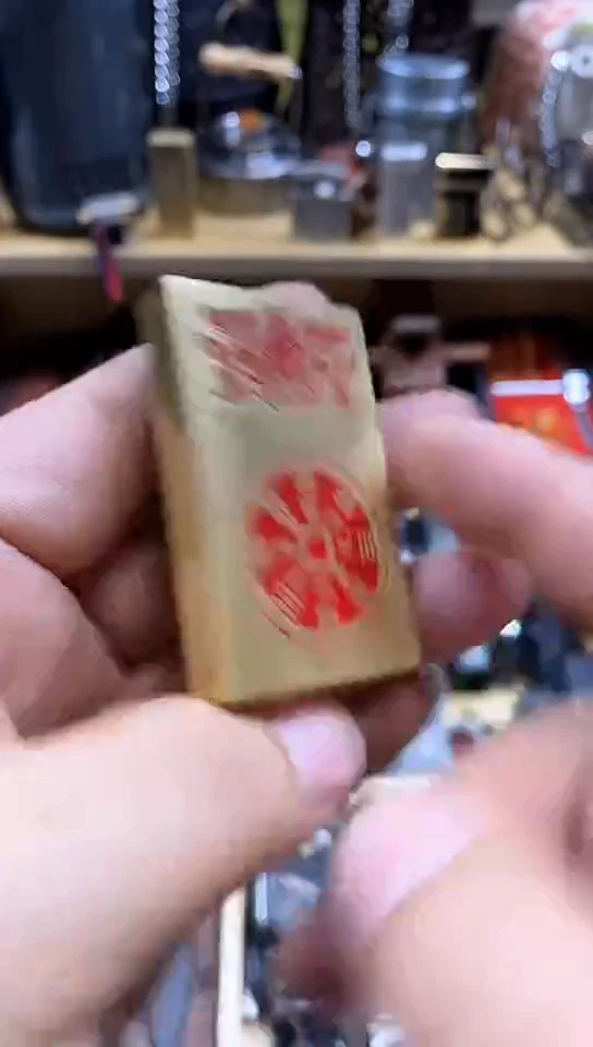 瓷片闪购商品  如图所示