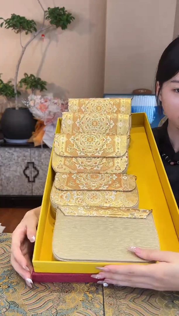 刺绣香槟金 非遗唐锦包包