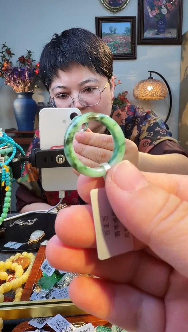 未镶嵌戒圈翡翠戒圈