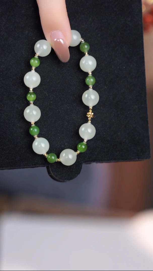 18K金镶嵌手链和田玉@