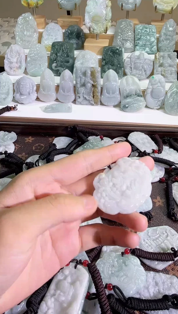 颈饰未镶嵌翡翠11/15  32