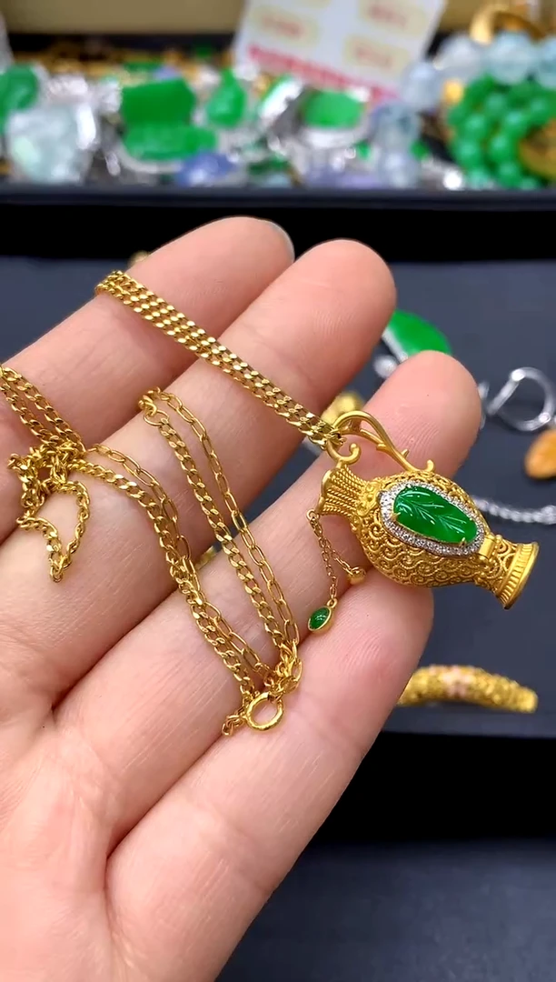 颈饰18K金镶嵌翡翠518-中国好珍宝