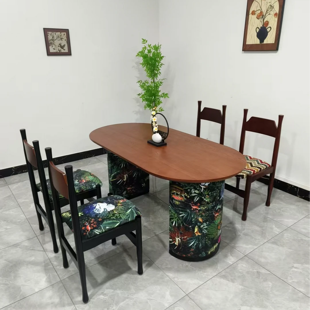 法式复古实木餐桌椅大小户型家用高级感餐厅饭桌中古风椭圆形餐桌