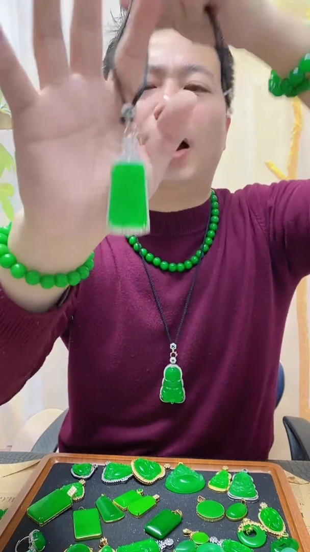 吊坠(赠链)银S925镶嵌翡翠翡翠吊坠