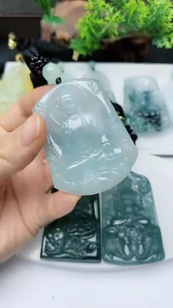 【闪购商品】翡翠颈饰未镶嵌
