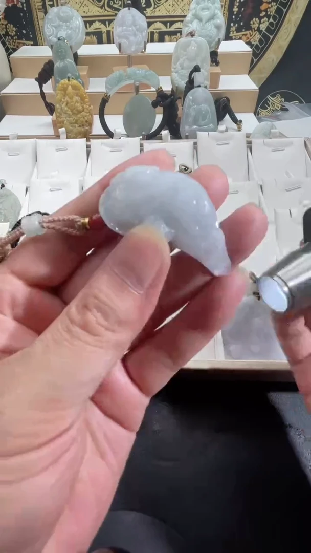 吊坠(赠链)未镶嵌翡翠10/13/      131