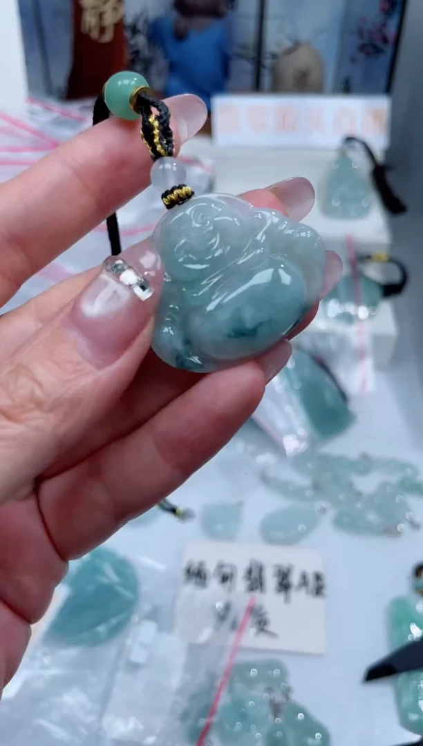 颈饰未镶嵌翡翠吊坠