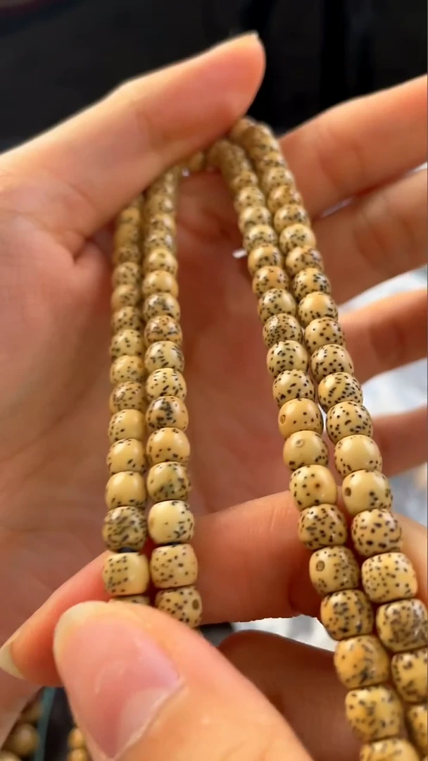 星月菩提吊坠精工级陈籽桶珠6*5长串（B）