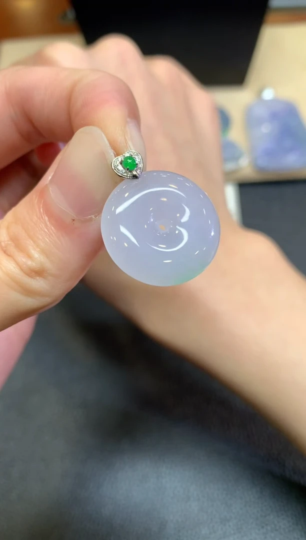 【闪购商品】翡翠颈饰18K金镶嵌平安扣【无服务费】