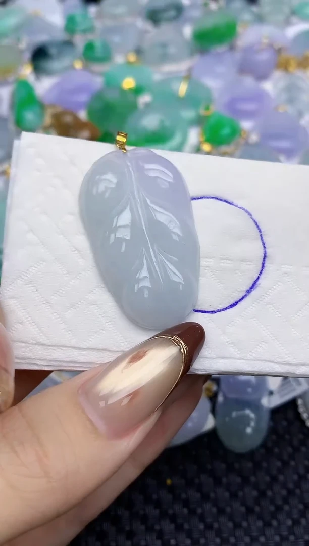 颈饰18K金镶嵌翡翠   天然翡翠A货  百元以上9米证书费自理