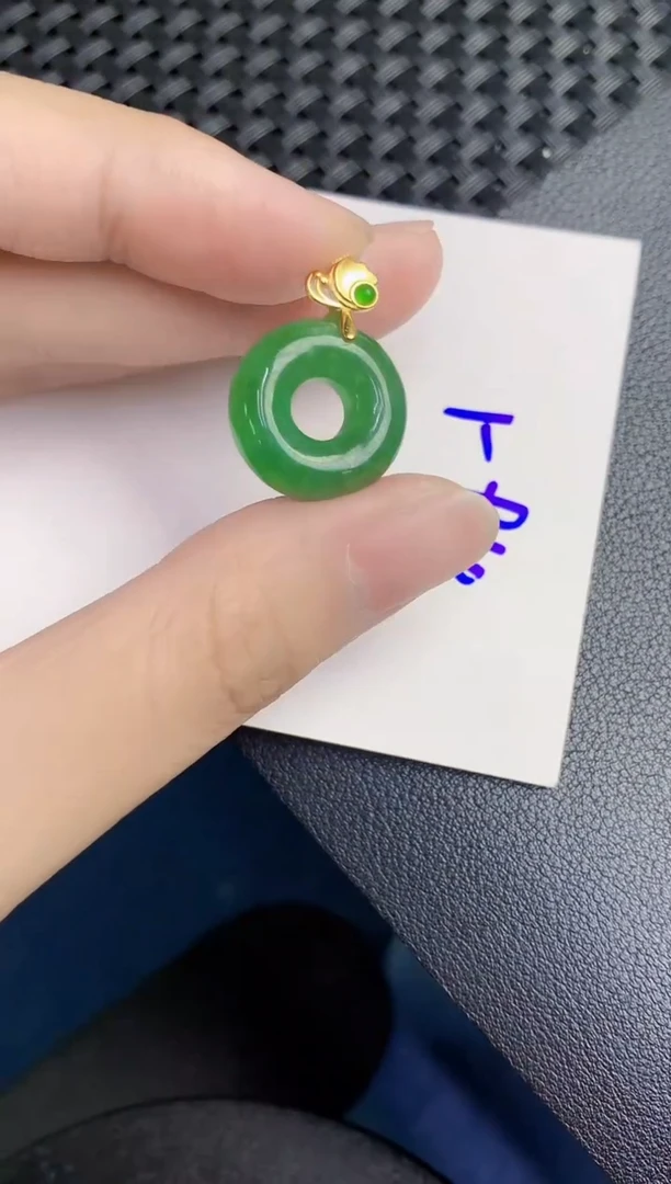 翡翠未镶嵌颈饰天然翡翠緬甸A貨