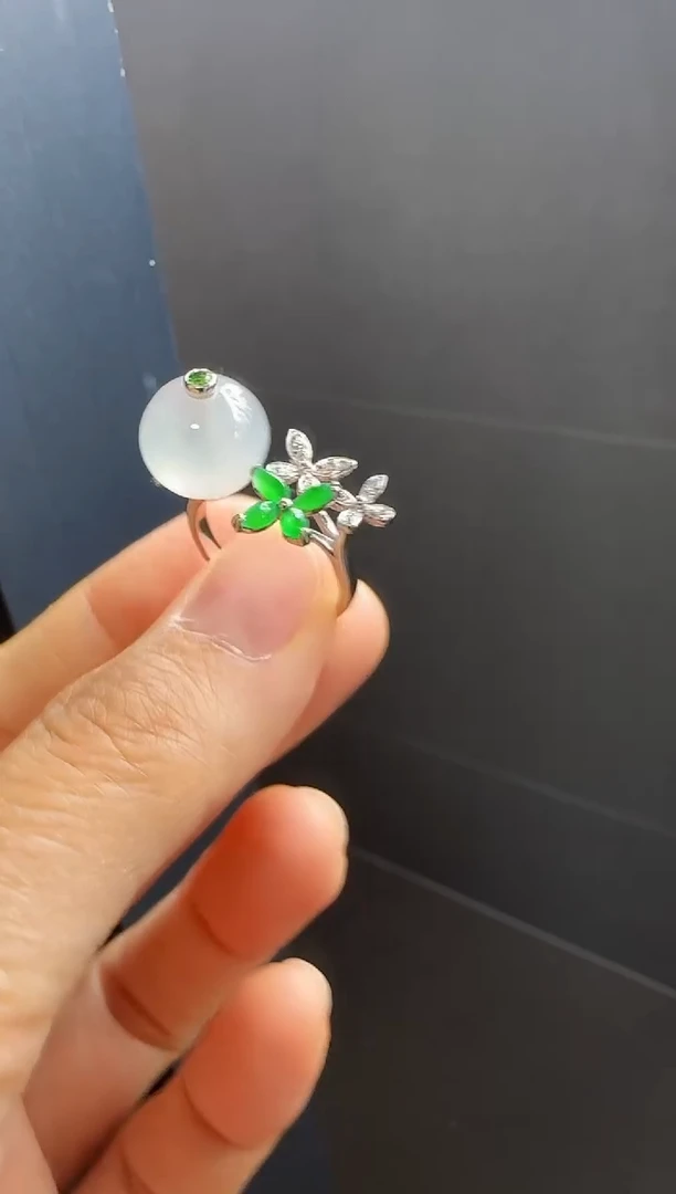 【闪购商品】翡翠戒指18K金镶嵌00007900