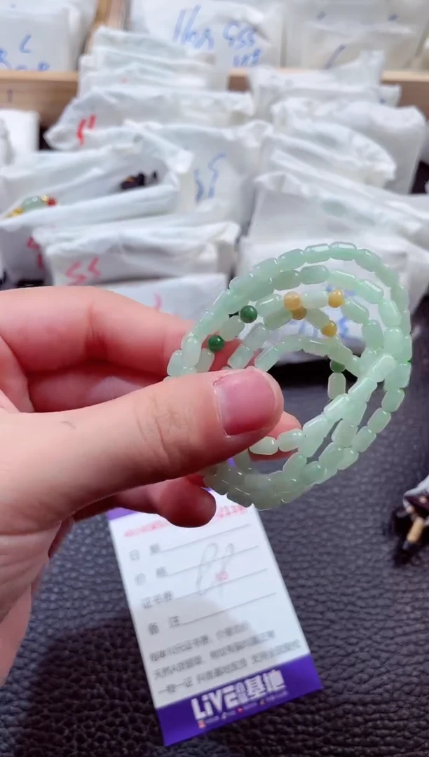 翡翠未镶嵌颈饰00002118