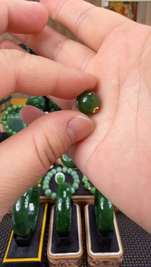 【闪购商品】和田玉（碧玉）吊坠(赠链)18K金镶嵌 