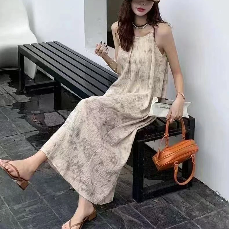 吊带连衣裙碎花显瘦气质时尚夏季复古法式宽松收腰中长款印花甜美