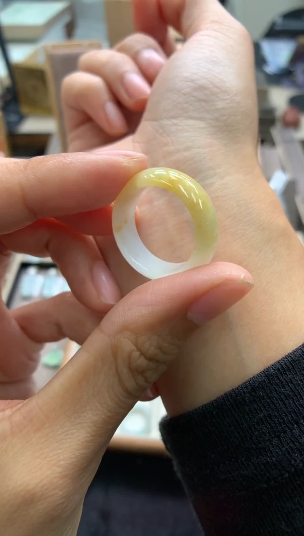 颈饰未镶嵌翡翠戒圈17#