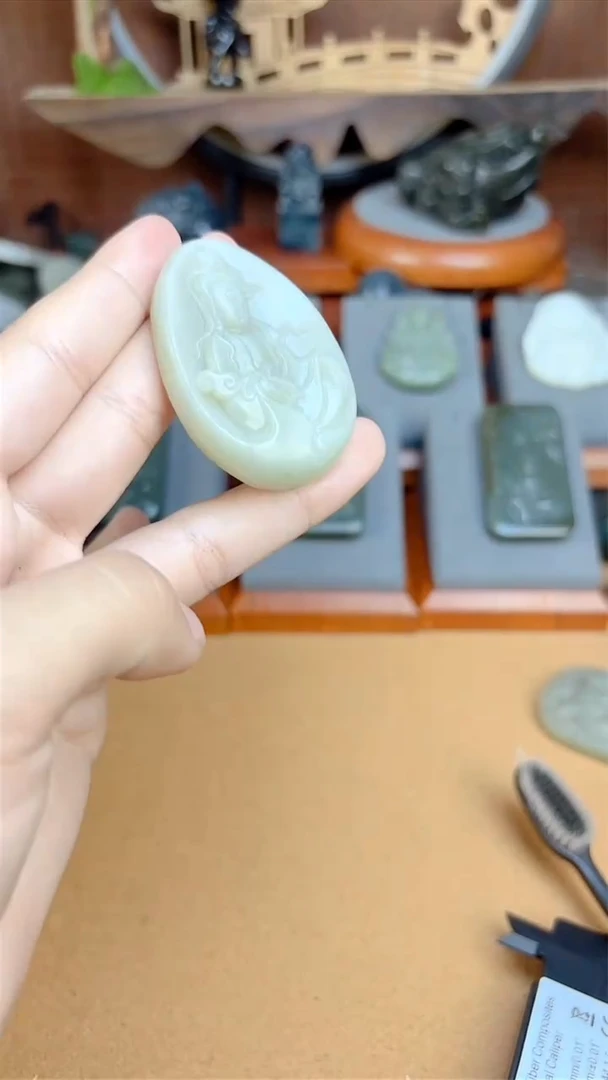 和田玉未镶嵌颈饰1