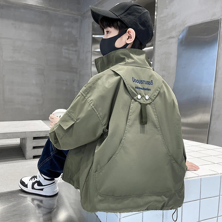 儿童装男童秋装外套春秋款2025新款中大童男孩帅气秋季夹克冲锋衣