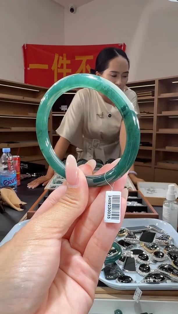 未镶嵌手镯翡翠61圈
