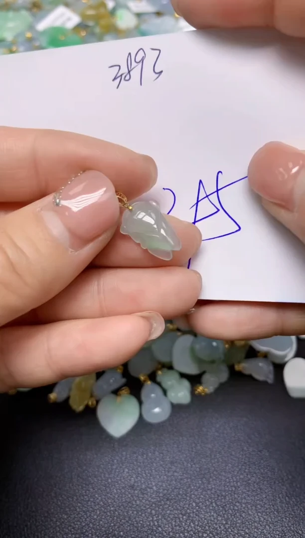 【闪购商品】翡翠挂件18K金镶嵌 天然翡翠A货