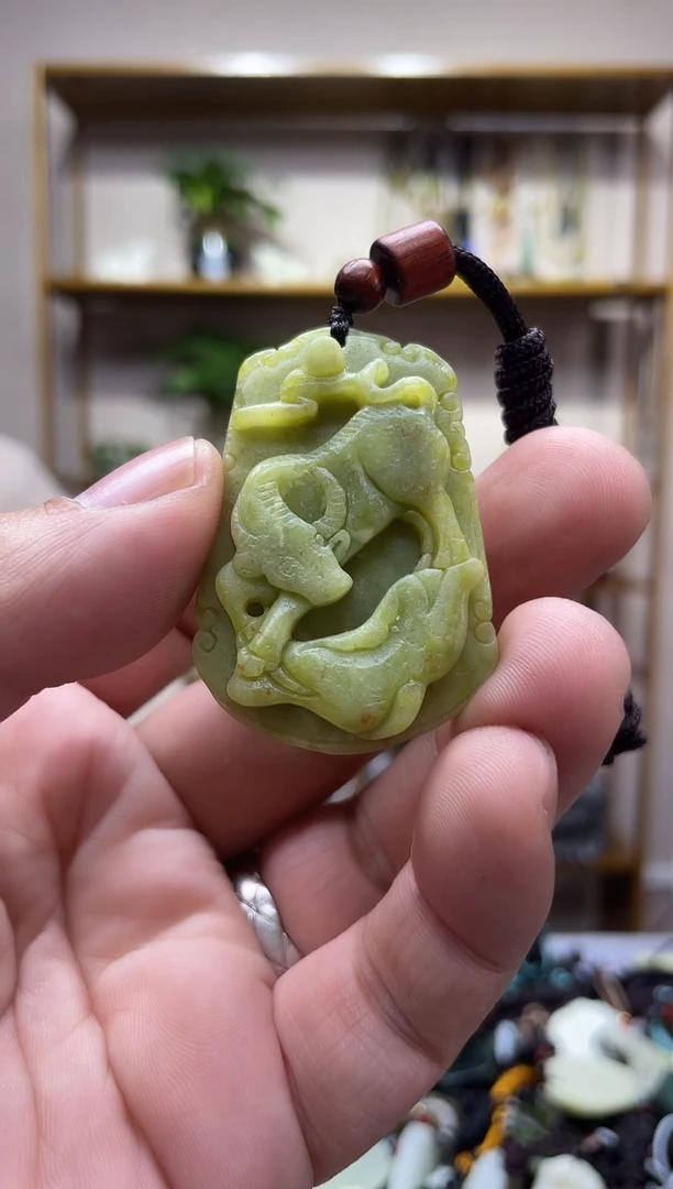 未镶嵌岫玉吊坠·