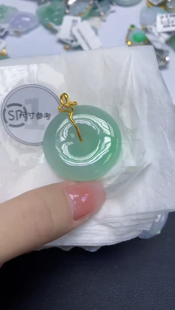 颈饰18K金镶嵌翡翠天然缅甸翡翠A货多样性发一件