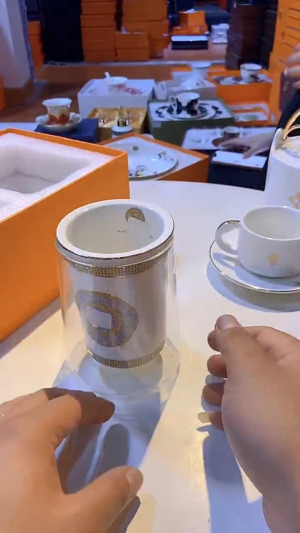 鸿辉家品牌瓷器，京东包邮！