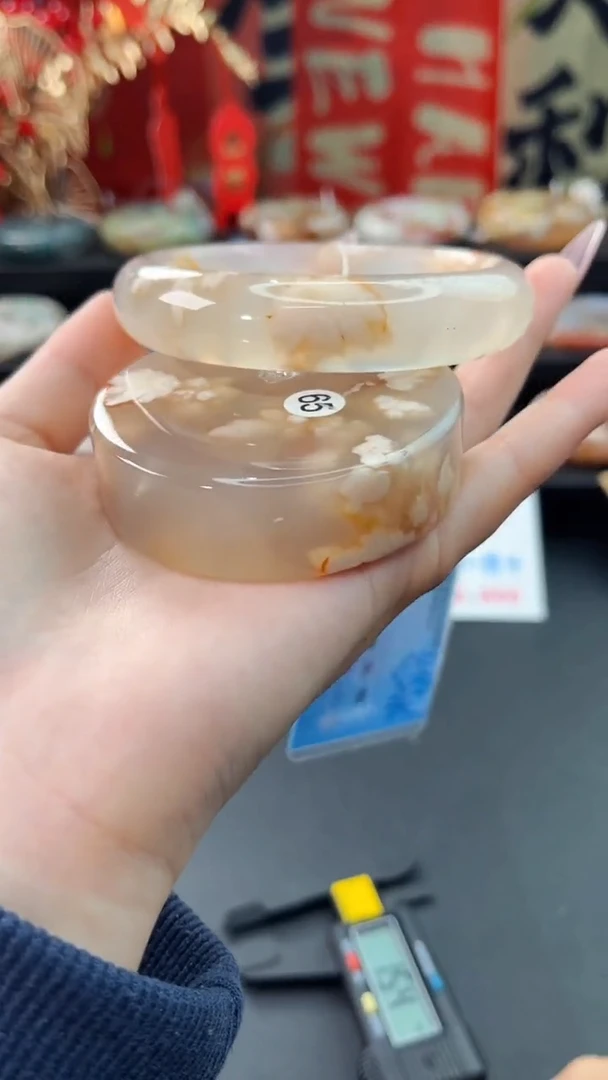 【闪购商品】石英质玉手镯未镶嵌赠送镯心（64圈口）