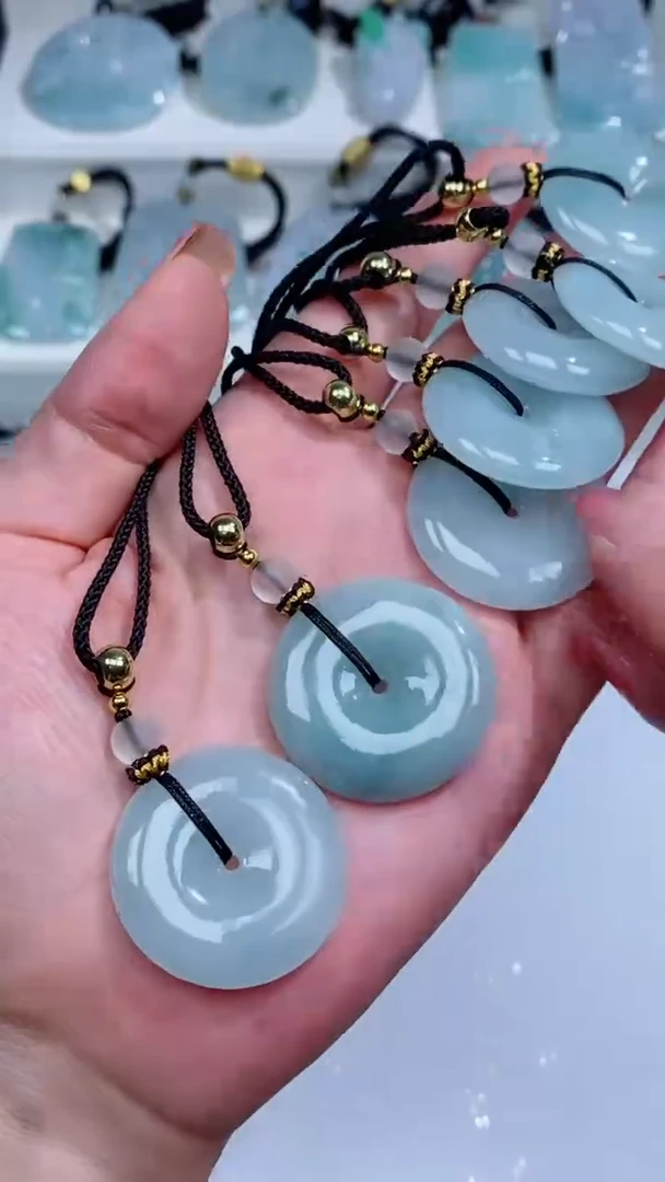 翡翠未镶嵌颈饰吊坠团购多样性发一件